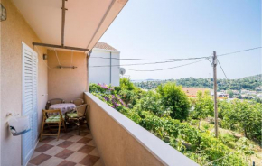 Nice apartment in Mlini with WiFi and 2 Bedrooms